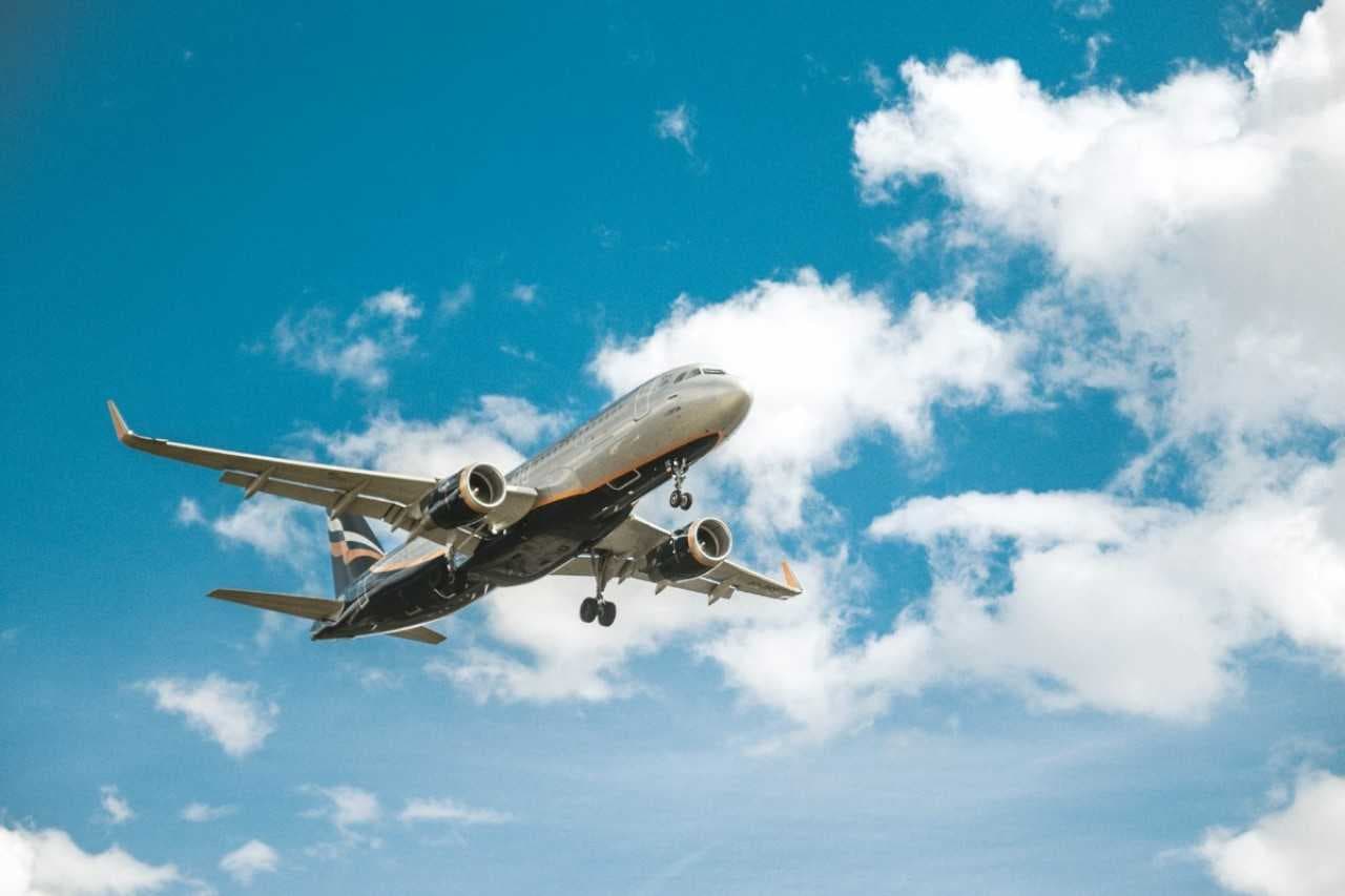 flying plane flight