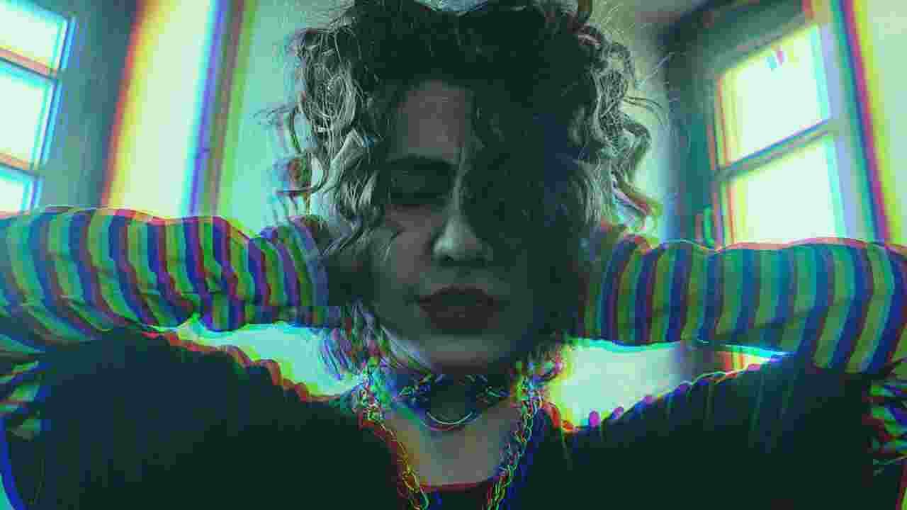 Describe a noisy place you have been to